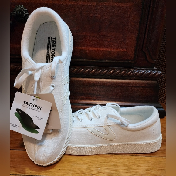 Women's White Canvas TRETORN Sneakers Size 8 NWT - Picture 3 of 6